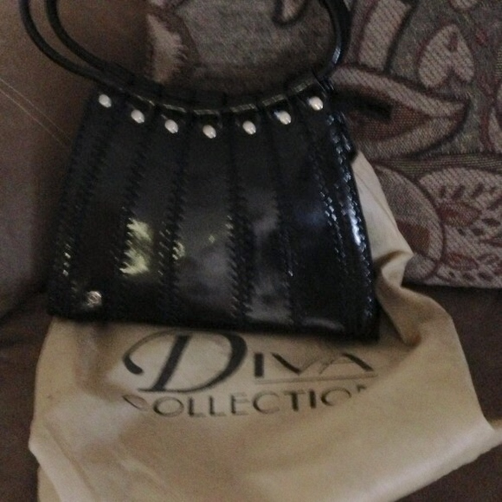 Black handbag Diva collection